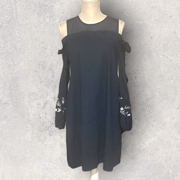 CeCE| NWT Women’s Cold Shoulder Dress w/ Embroidered Sleeves Size 6 Retail $116 - Picture 2 of 11